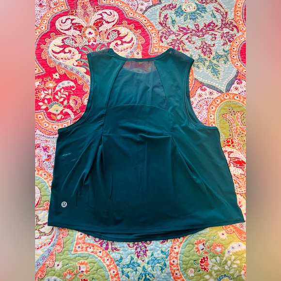 Lululemon top - Picture 2 of 2